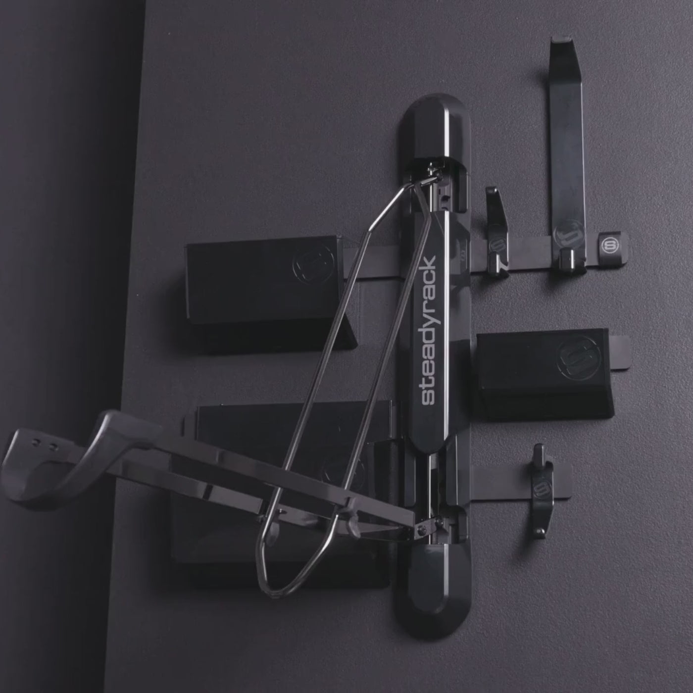 A slow motion video of a ProFlex rack with a GearMate system. 
